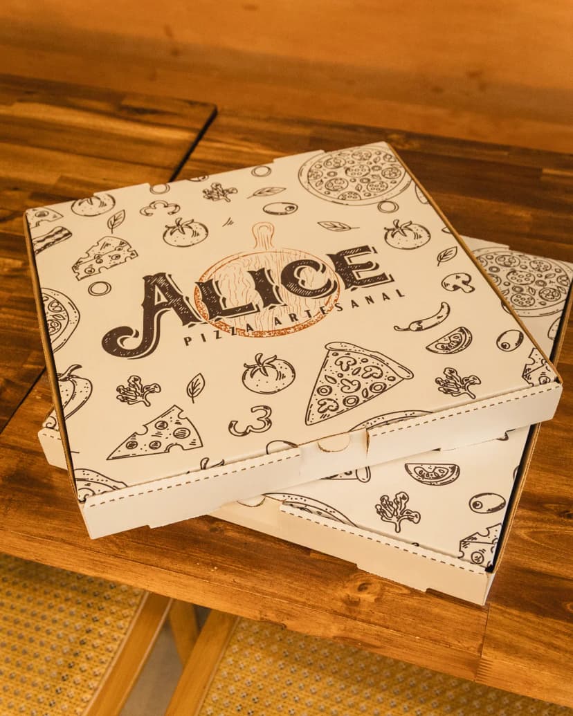 Cajas artesanales con la marca Alice
